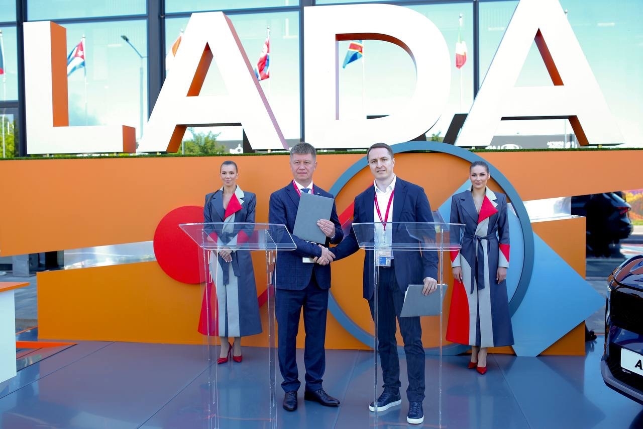 АВТОВАЗ и ivideon подписали соглашение о стратегическом сотрудничестве на ПМЭФ 2026